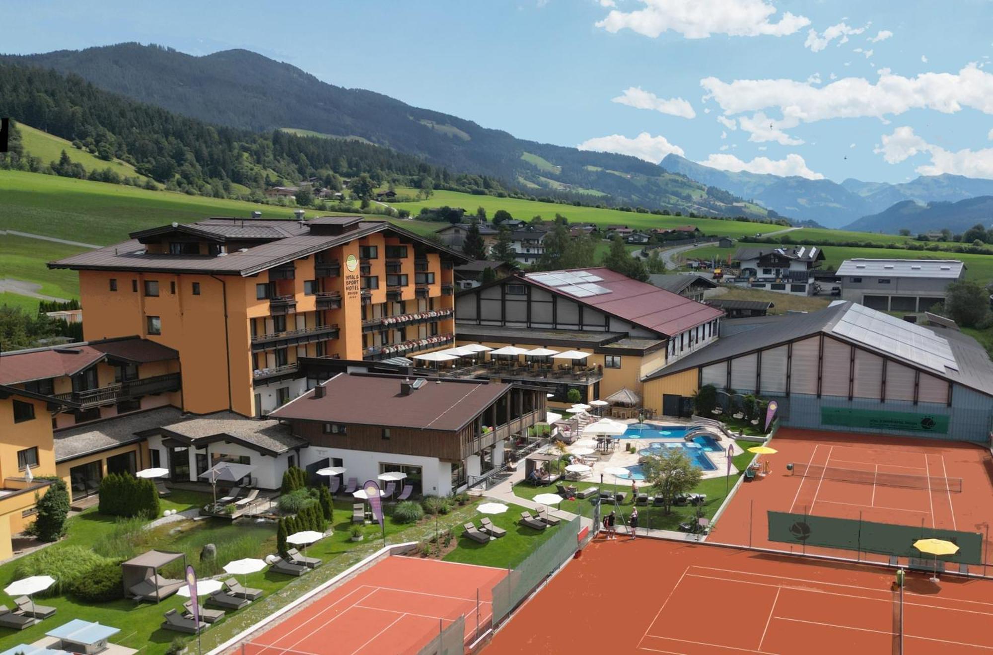 Vital & Sporthotel Brixen Бриксен-им-Тале Екстериор снимка